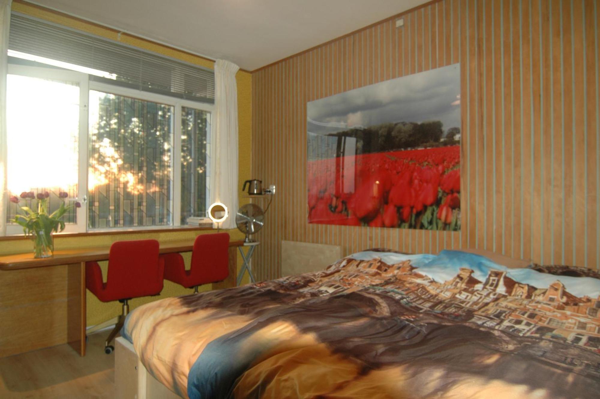 Bed And Breakfast Tulip Gallery Amsterdam Exterior photo
